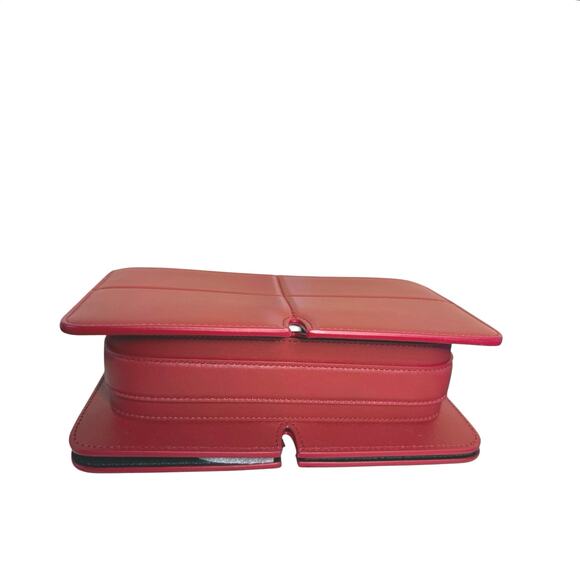 Burberry NWT Snip Leather Shoulder Bag in Ruby - Picture 9 of 16